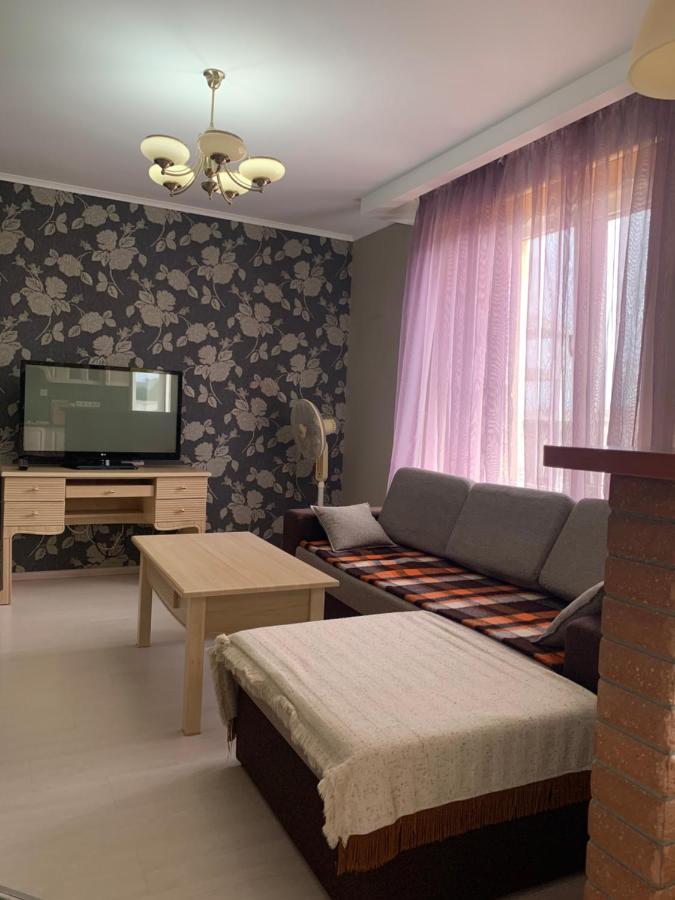 Vyshyvanka In The City Centre Ivano-Frankivsk Ngoại thất bức ảnh