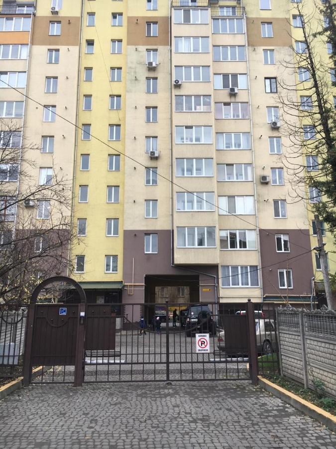Vyshyvanka In The City Centre Ivano-Frankivsk Ngoại thất bức ảnh